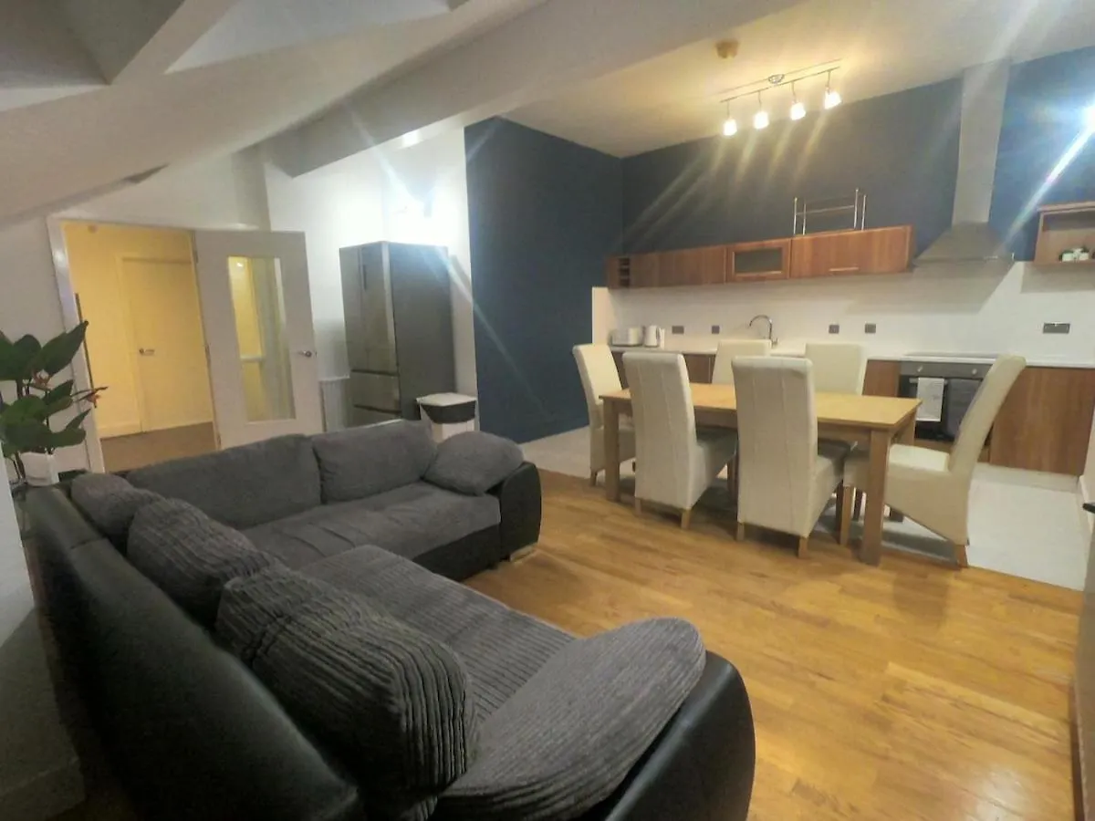 Sleeps 7 - Spacious Apartment Μπέλφαστ