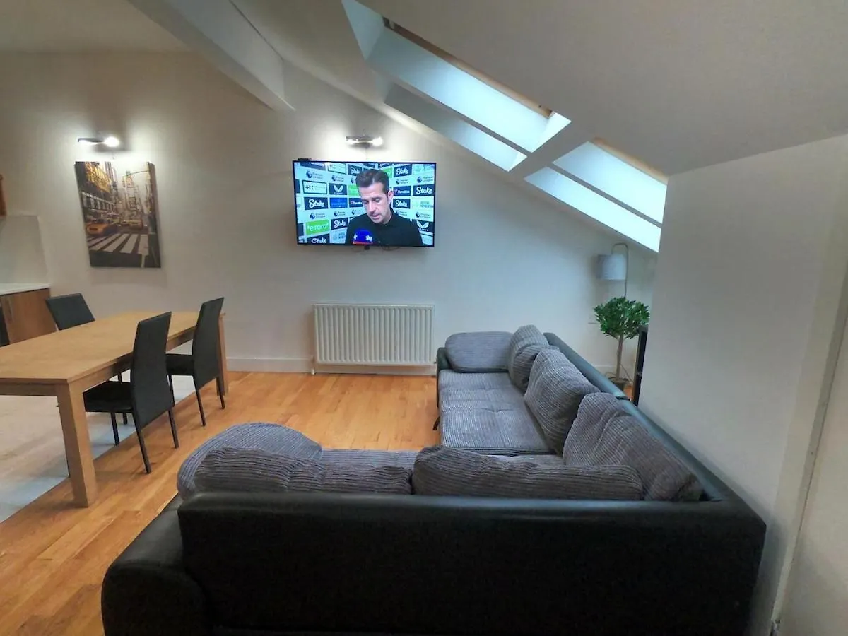 Sleeps 7 - Spacious Apartment Μπέλφαστ